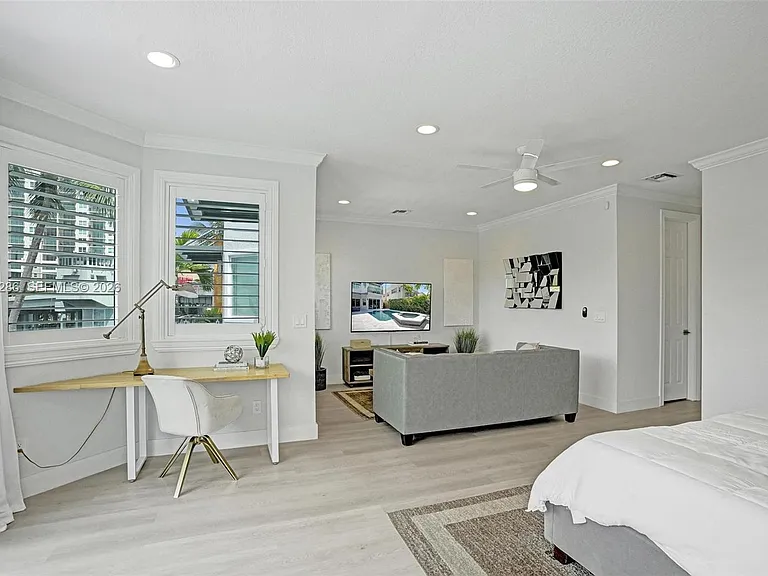 453 SW 5th Ave — Photo 39