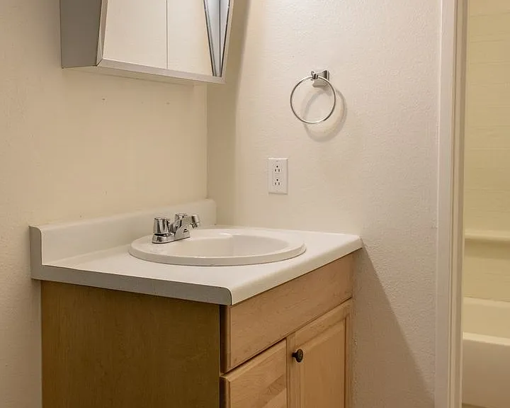 Big Horn Apartments — Photo 35