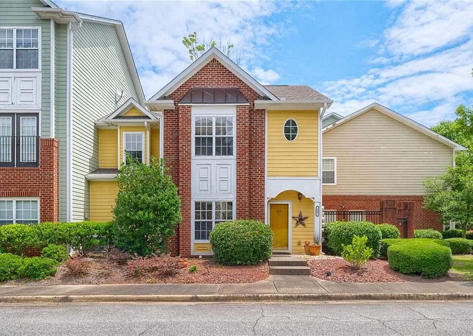1st image of 1732 Pryor Rd #605