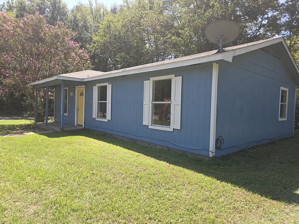 1st image of 2120 Railroad St