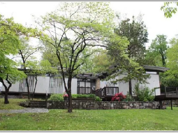 629 Mississippi Ave, Signal Mountain, TN 37377