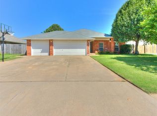 2613 E Hills Dr, Moore, OK 73160