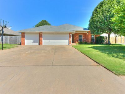 2613 E Hills Dr, Moore, OK, 73160