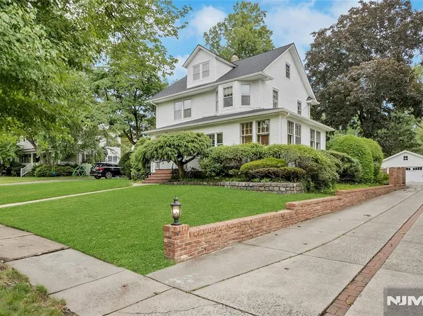 694 Lotus Avenue, Oradell, NJ 07649