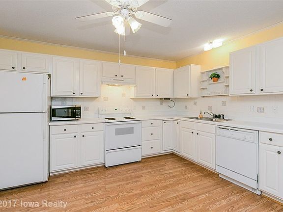 3rd image of 5471 Longview Ct Unit 4