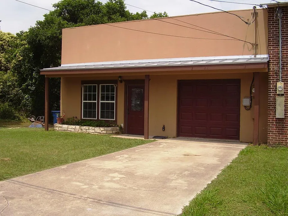516 Peterson Dr