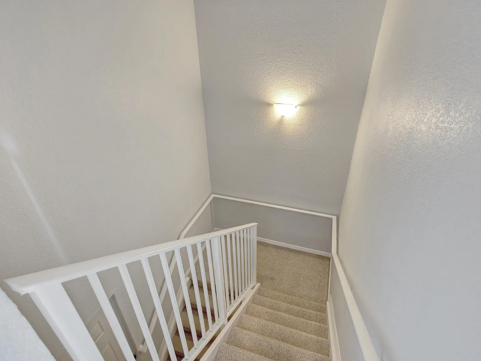 2 bed, 2.0 bath, 1403 sqft, $2,600 — Photo 3