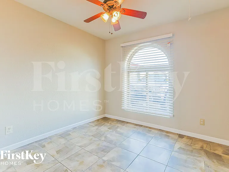 2518 E Don Carlos Ave — Photo 13