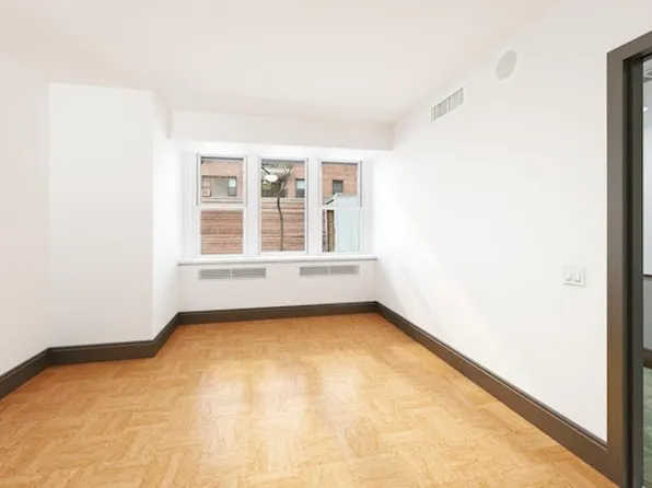 1175 York Avenue image 11 of 12