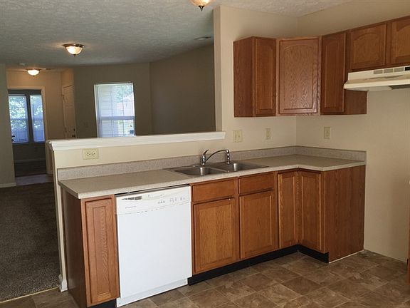 4th image of 10812 Cedar Pine Dr