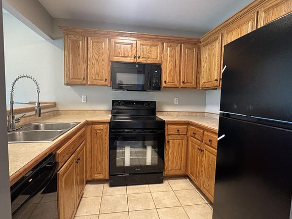 3rd image of 1301 Deer Lake Rd Unit D