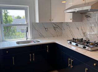 215-04 40th Ave #3R, Bayside, NY 11361