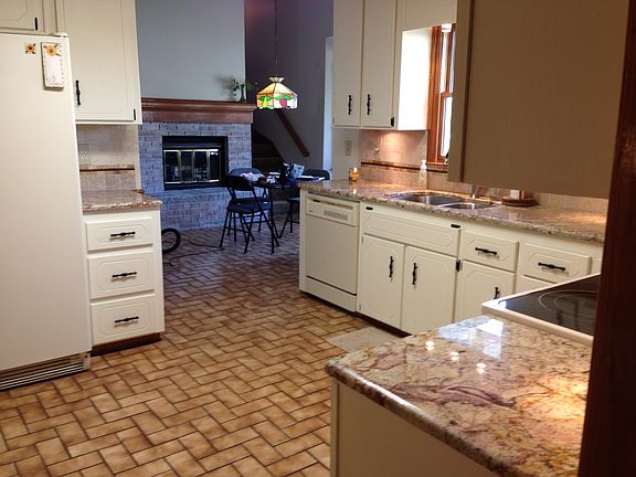 Keeping Rm w/Fireplace!