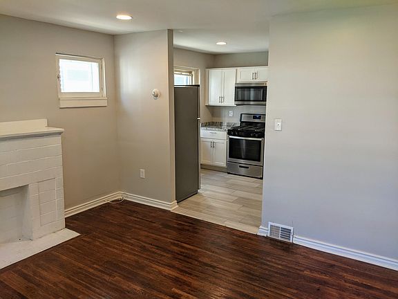 2nd image of 948 Niagara St #1