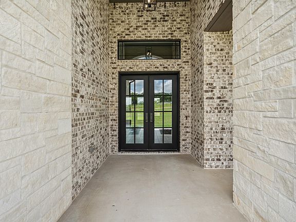 5th image of 1027 Estancia Blvd