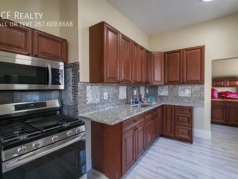 5426 W Jefferson St — Photo 7
