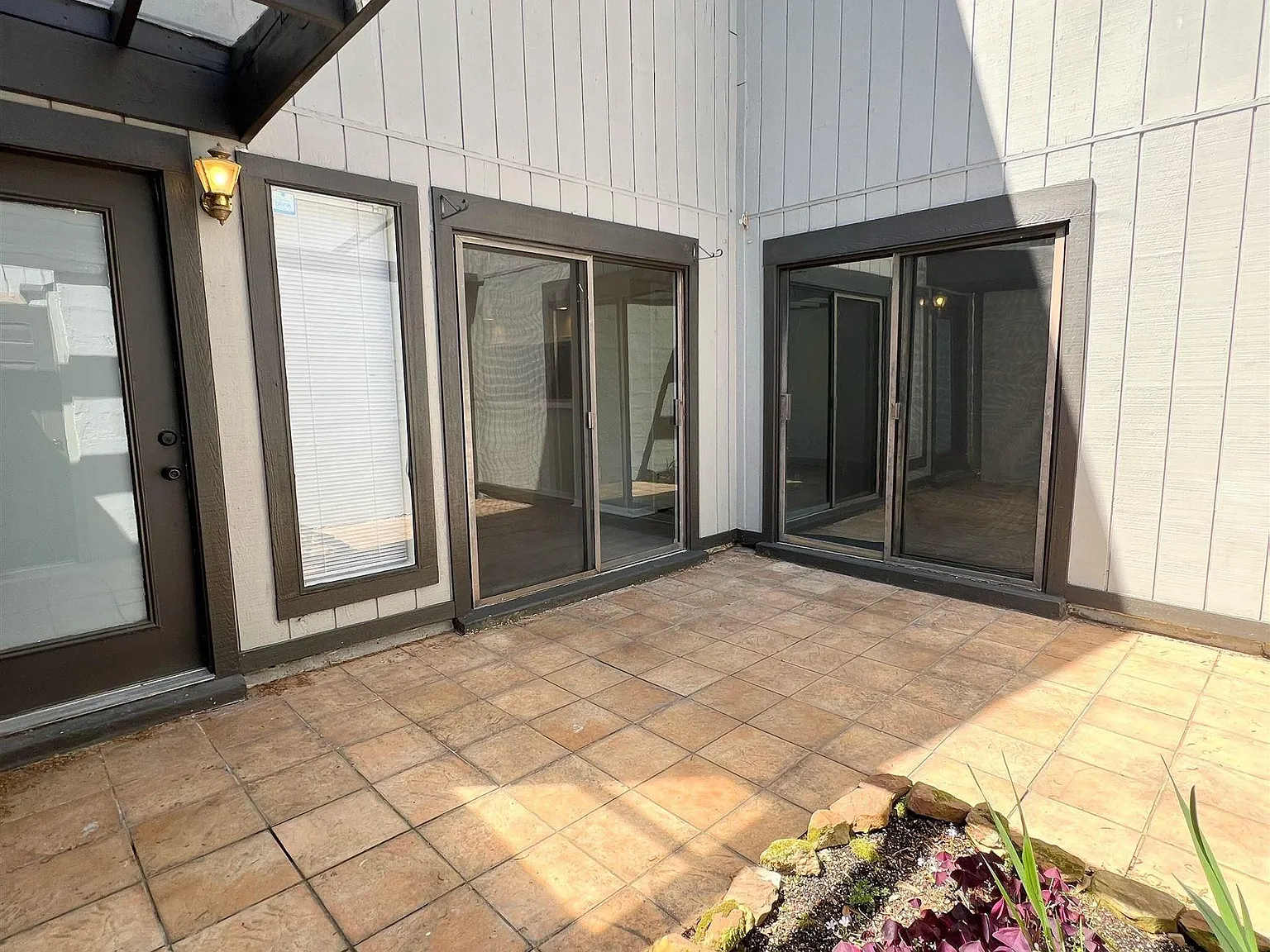 2 bed, 1.0 bath, 778 sqft, $1,650 — Photo 2