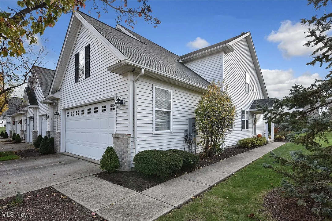 649 Linsberry Ct photo 1