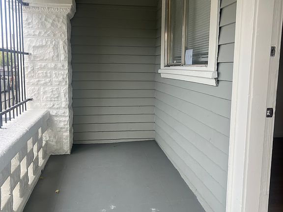 4th image of 139 E 31st St