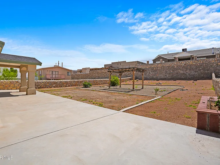 8813 Polaris St — Photo 32