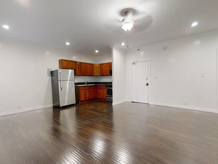 Loma Drive Apartments — Photo 4