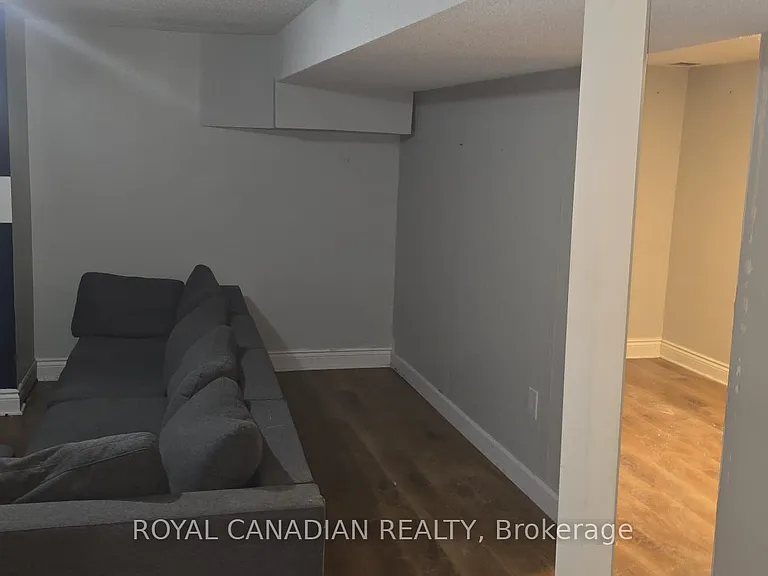 87 John Walter Cres — Photo 15