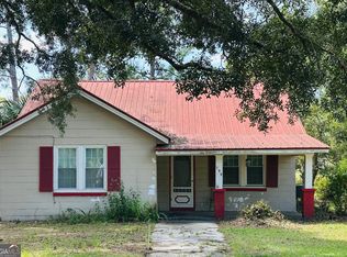 198 Holmesville Ave, Baxley, GA 31513
