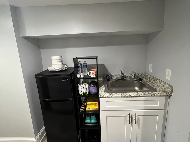 748 McHenry St #1B — Photo 3
