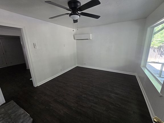 5th image of 2640 Sharon Ave #A