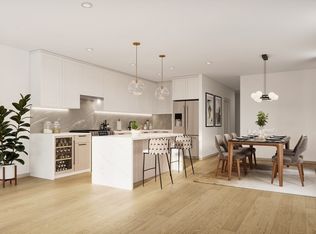 323 Maverick St #PENTHOUSE 3, Boston, MA 02128