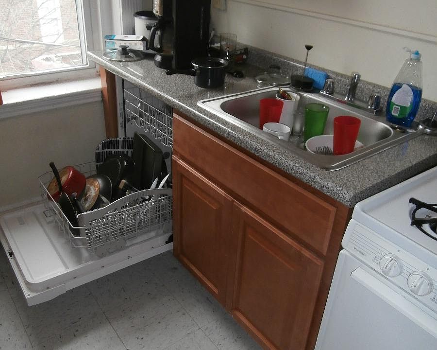 2nd image of 81 Empire St APT 8A