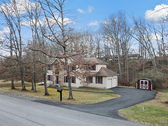 3rd image of 29 Huckleberry Dr