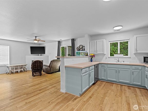 5th image of 12822 159th Street E