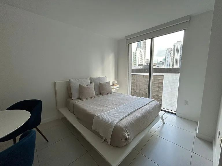 31 SE 6th St #1703 — Photo 14