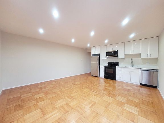 3rd image of 1000 Kirkham St APT 6