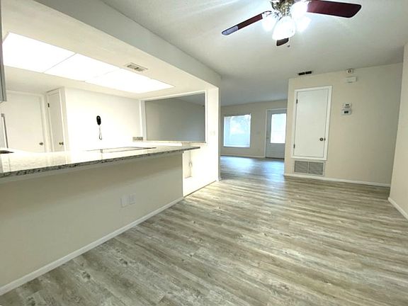 4th image of 1027 Tompkins Dr