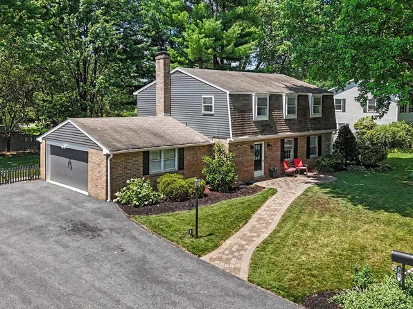 328 Harvey Rd, Hershey, PA 17033