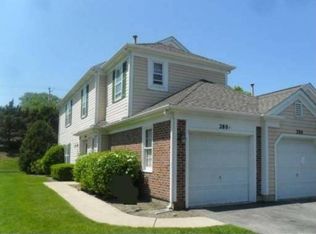 280 Greensboro Ct #2, Elk Grove Village, IL 60007