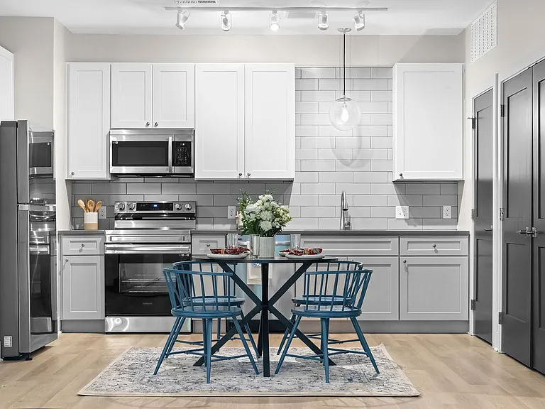 Parkview at Spring Hill Apartments — Photo 31