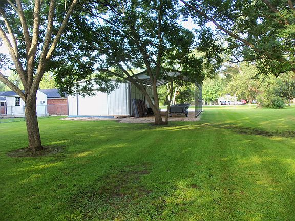 2nd image of 229 Sleepy Hollow Dr
