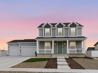 3233 W 2500 N, Clinton, UT 84015