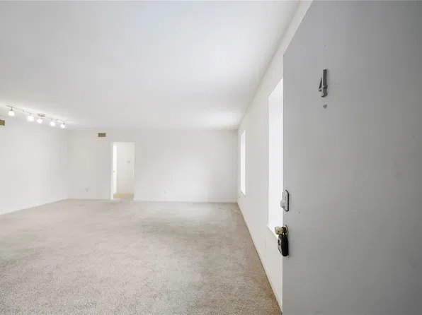 9001 Gaylord St APT 4, Houston, TX 77024