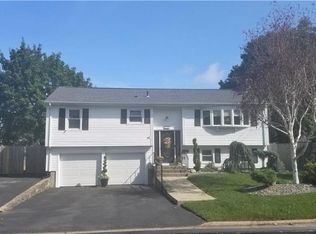 16 Milburn Rd, East Providence, RI 02914