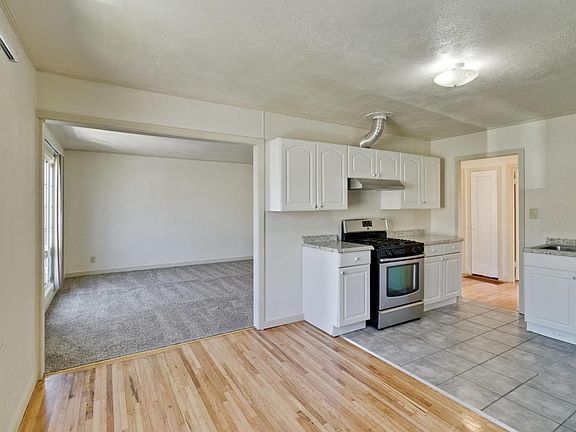 4th image of 220 Village Way
