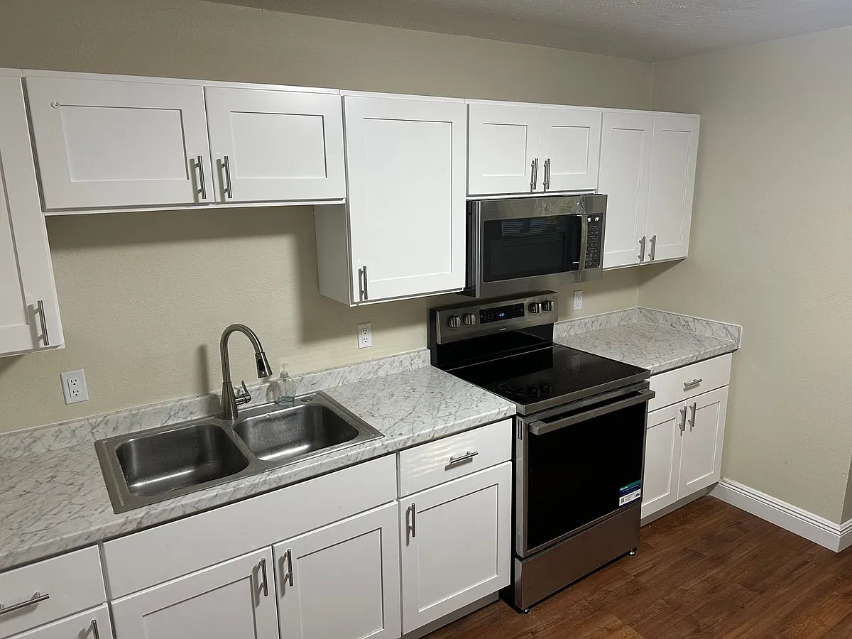 Building Photo - 2253 Highland Ave #A