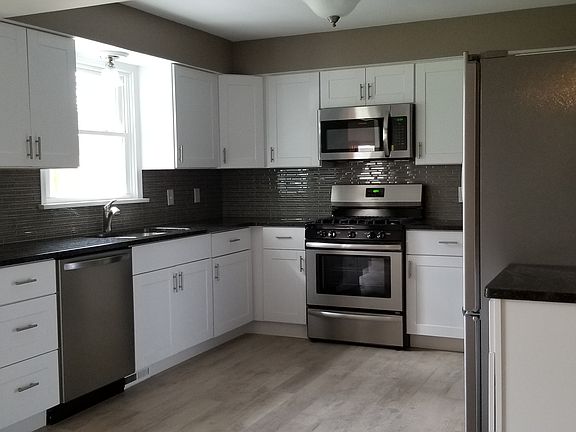 4th image of 3879 Daytona Dr