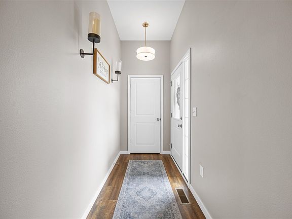 5th image of 1872 Carroll Ct