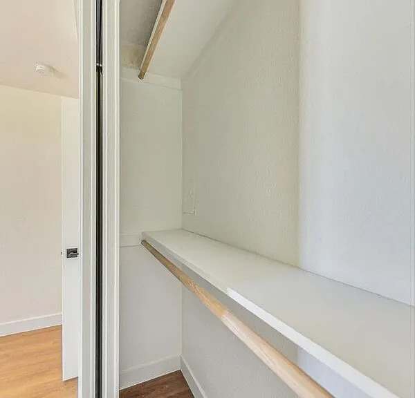 4350 Kirkham Street — Photo 10
