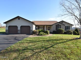 19 Hunt Club Dr, Bloomsburg, PA 17815