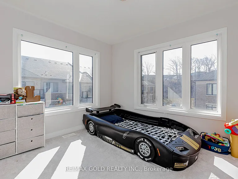 585 Colborne St #1007 — Photo 40